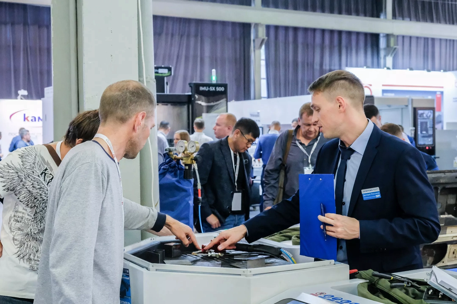 Успешно открыли осенний выставочный сезон.