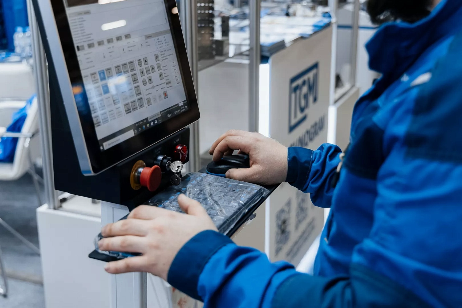 "Металлообработка. Сварка-Урал 2025": "Технограв" принял на стенде более 1000 действующих и потенциальных клиентов и заключил контракты на поставку лазерных установок Senfeng в период проведения выставки