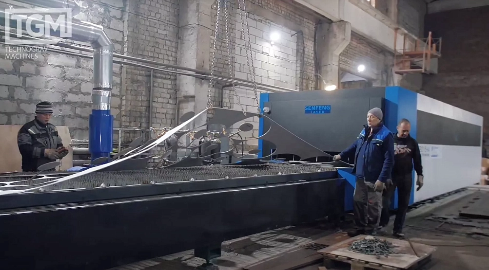 Senfeng SF8025H4 - высокомощный станок лазерной резки металла с защитой кабинетного типа и системой сменных столов. Рабочее поле 8000х2500 мм. Мощность от 6 до 60 кВт. Senfeng SF8025H4 - высокомощный станок лазерной резки металла с защитой кабинетного типа и системой сменных столов. Рабочее поле 8000х2500 мм. Мощность от 6 до 60 кВт.