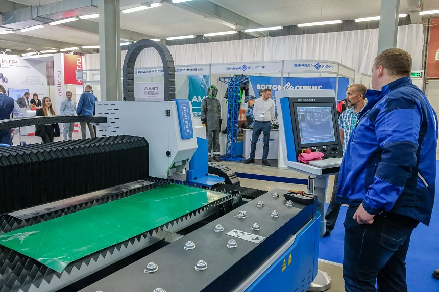 Senfeng SF3015W – лазерный станок резки металла открытого типа c системой управления Weihong. Рабочее поле 3000х1500 мм. Мощность от 1,5 до 4 кВт.