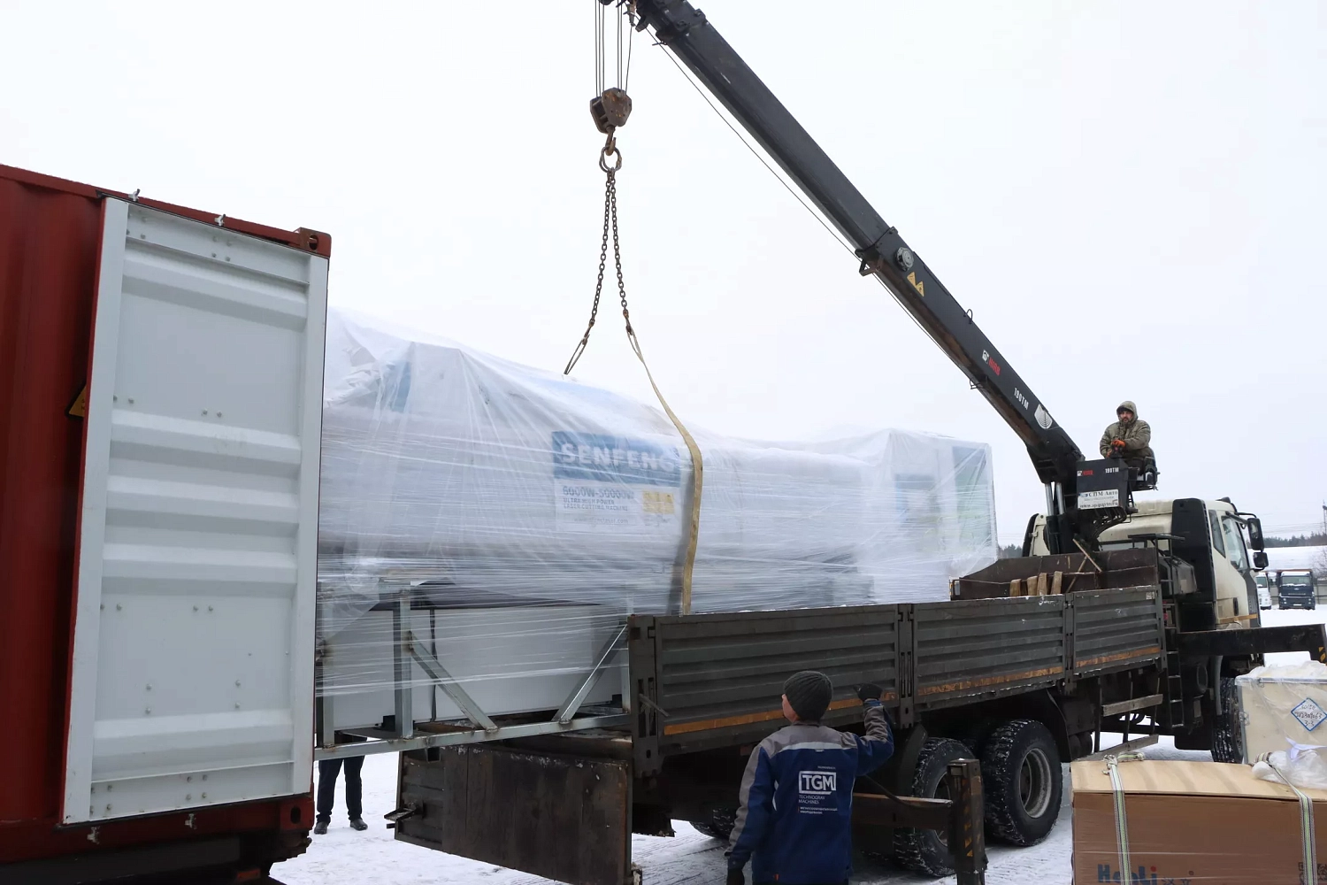 Лазерное оборудование Senfeng поступило на склад в Москву