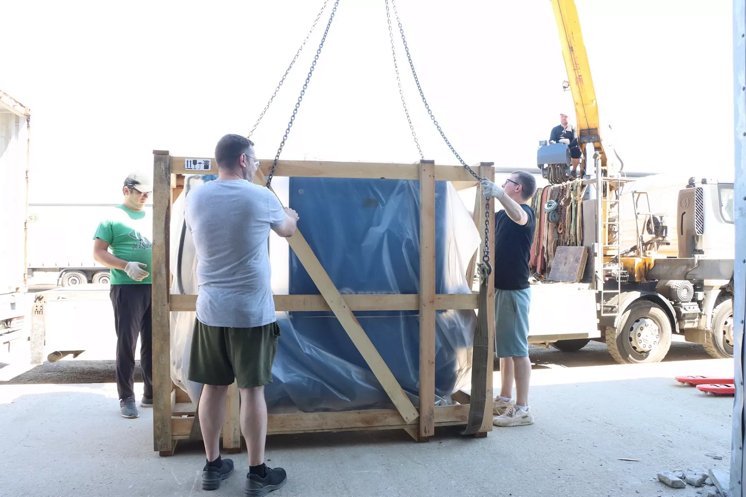 Большое поступление лазерного оборудования Senfeng на склад "Технограв" в Москве