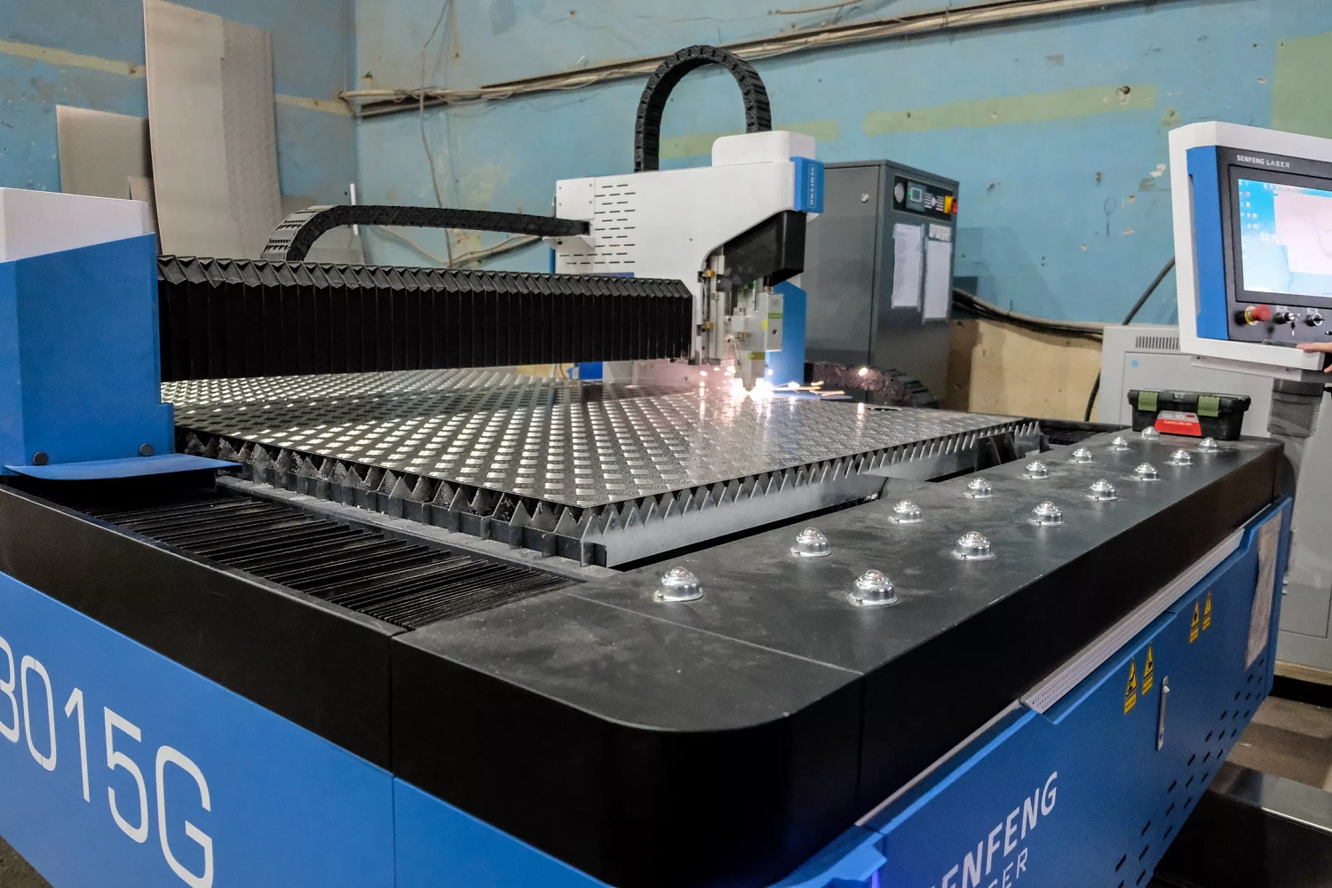 Оборудование Senfeng гарантирует точность производства прогулочных катеров и яхт 