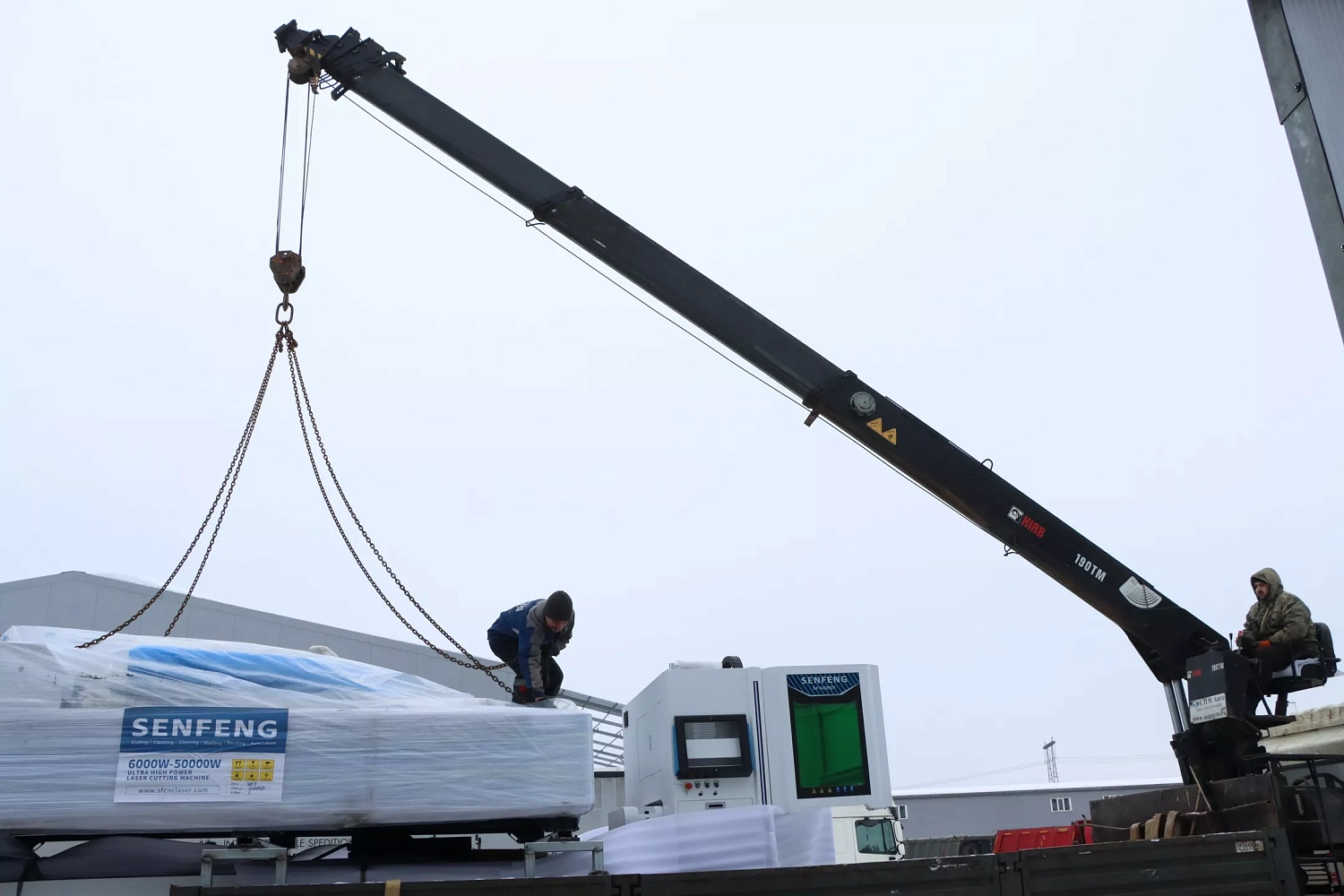 Лазерное оборудование Senfeng поступило на склад в Москву