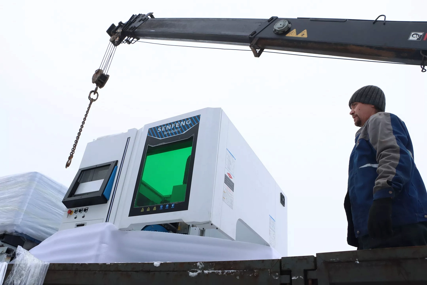 Лазерное оборудование Senfeng поступило на склад в Москву