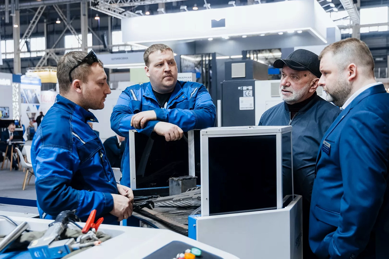 "Металлообработка. Сварка-Урал 2025": "Технограв" принял на стенде более 1000 действующих и потенциальных клиентов и заключил контракты на поставку лазерных установок Senfeng в период проведения выставки