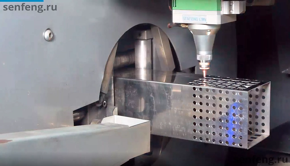 Senfeng SF6024NT – станок для лазерной резки трубы с тремя патронами. Длина трубы до 6 метров с диаметром до 240 мм. Мощность от 3 до 12 кВт Senfeng SF6024NT – станок для лазерной резки трубы с тремя патронами. Длина трубы до 6 метров с диаметром до 240 мм. Мощность от 3 до 12 кВт