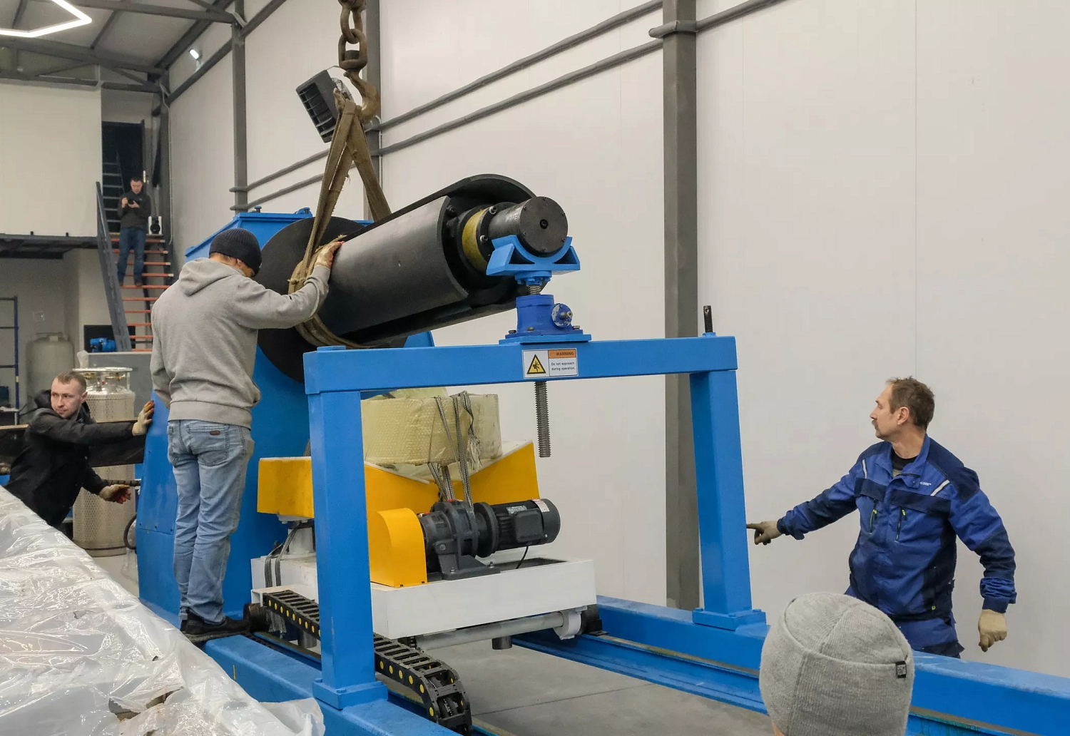 В шоу-рум «Технограв» прибыл автоматический комплекс лазерного раскроя рулонного металла