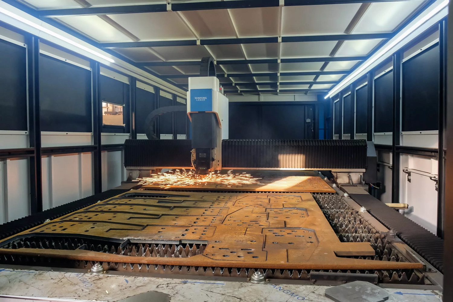 Заключен контракт на поставку в Санкт-Петербург сверхмощной лазерной установки (30 кВт) для ведущей металлопрокатной компании в Северо-Западном регионе