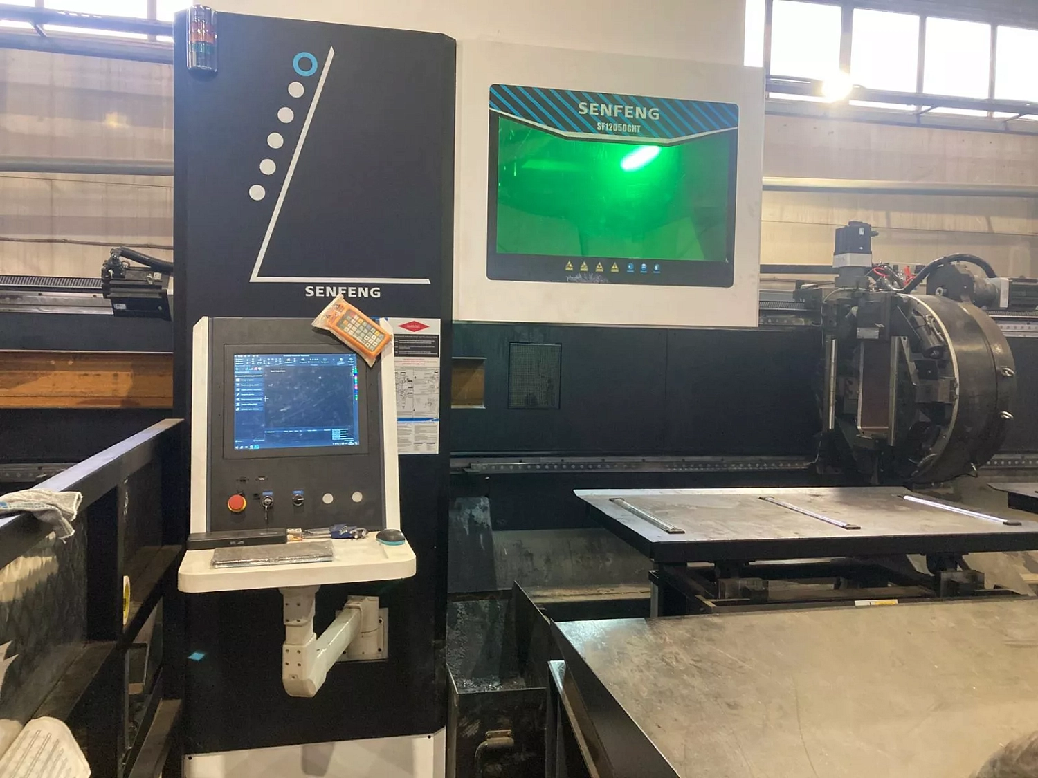 В Нижнем Новгороде "Технограв" ввел в строй сверхтяжелый лазерный труборез Senfeng SF12050GHT (12 кВт) с возможностью резки заготовок под углом до 45° 