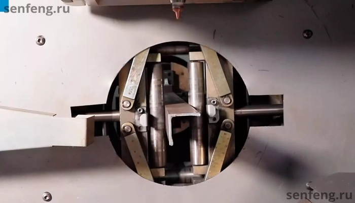 Senfeng SF12035NT - станок для лазерной резки трубы c тремя патронами и высокой производительностью. Длина трубы до 12 метров с диаметром до 350 мм. Мощность от 3 до 12 кВт/ Senfeng SF12035NT - станок для лазерной резки трубы c тремя патронами и высокой производительностью. Длина трубы до 12 метров с диаметром до 350 мм. Мощность от 3 до 12 кВт/