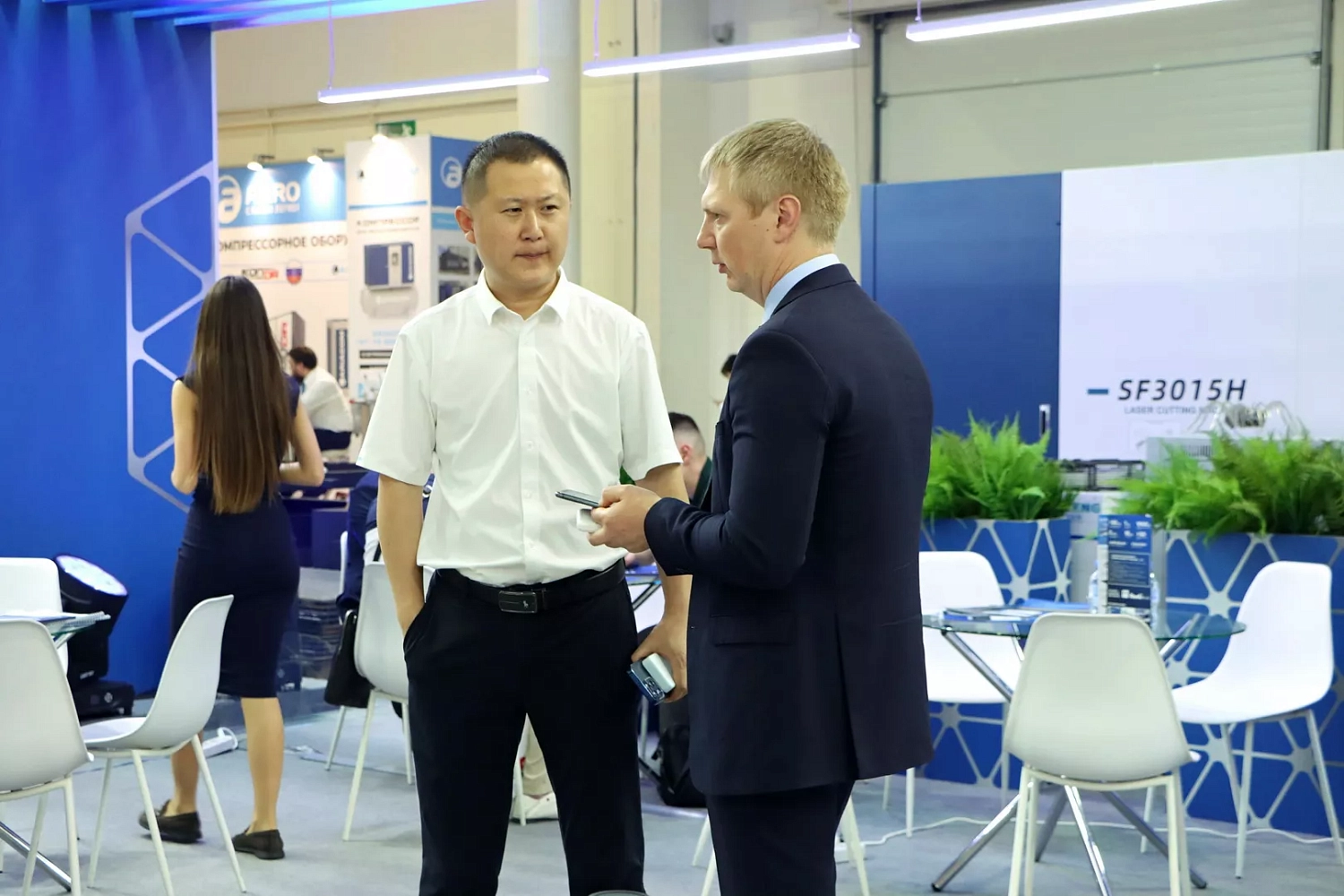 "Металлообработка-2025", день третий: "Технограв" подписал договор поставки высокомощной лазерной установки на 30 кВт!