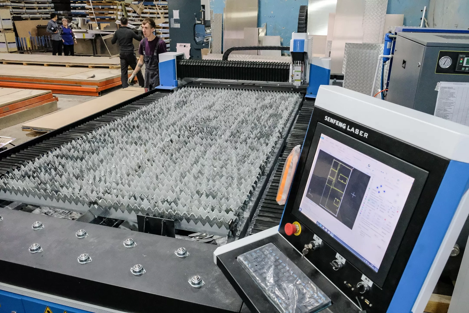 Оборудование Senfeng гарантирует точность производства прогулочных катеров и яхт 