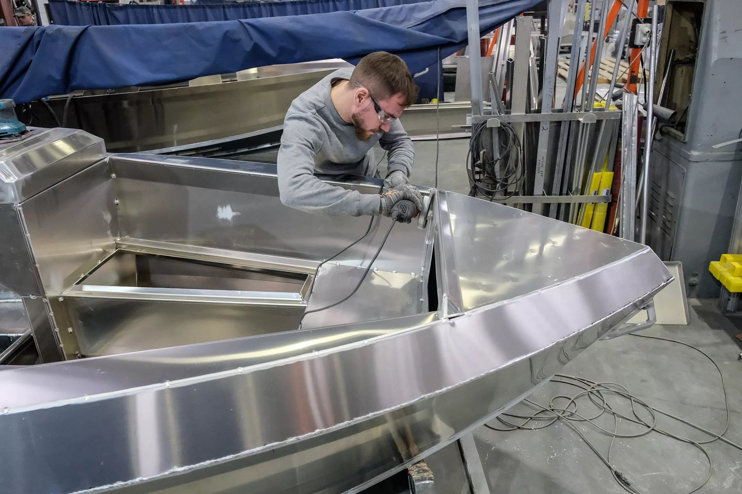 Оборудование Senfeng гарантирует точность производства прогулочных катеров и яхт 